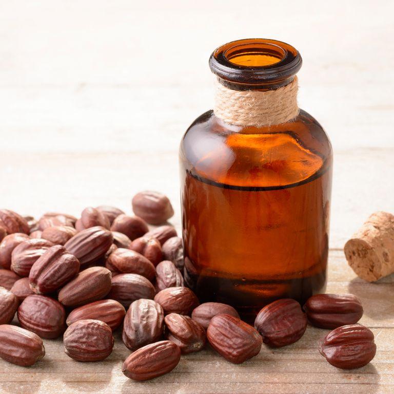 Benefits of Jojoba oil and why we use it